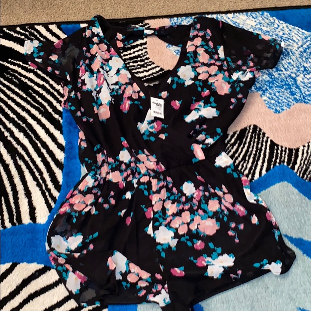 SHORT ROMPER